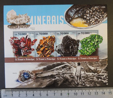 St Thomas 2015 Minerals Proustite Wulfenite Carbono Hauynita M/sheet Mnh - Feuilles Complètes Et Multiples