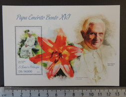 St Thomas 2013 Pope Benedict Xvi Flowers Religion S/sheet Mnh - Full Sheets & Multiples