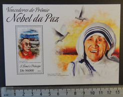 St Thomas 2013 Nobel Peace Prize Mother Teresa Religion Buddhism Dalai Lama Birds S/sheet Mnh - Feuilles Complètes Et Multiples