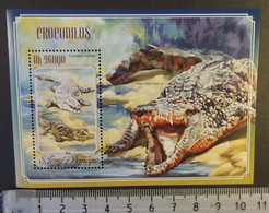 St Thomas 2014 Crocodiles Reptiles S/sheet Mnh - Feuilles Complètes Et Multiples