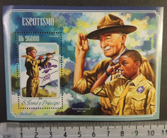 St Thomas 2014 Scouts Children Baden Powell S/sheet Mnh - Feuilles Complètes Et Multiples