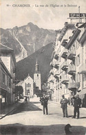 74-CHAMONIX- LA RUE DE L'EGLISE ET LE BREVENT - Chamonix-Mont-Blanc