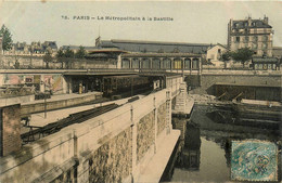 Paris * 4ème * Le Métropolitain à La Bastille * Métro * Péniche - Distretto: 04