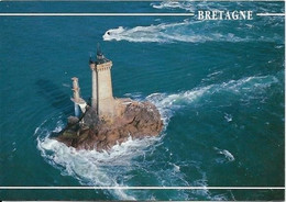 9230 La Bretagne Pittoresque Au Large De La Pointe Du Raz Le Phare De La Vieille - Plogoff