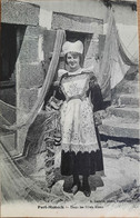 Nevez. Port-Manech. Dans Les Filets Bleus. Coiffe Costume Breton - Névez