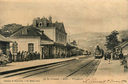 Le Creusot * La Gare * Voyageurs * Arrivée Du Train * Ligne Chemin De Fer Saône Et Loire - Le Creusot