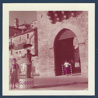 Photo Véritable Année 1957, Vue De San Marino. Touristes Et Policier - Orte