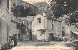 CPA 12 LARROQUE SAINTE MARGUERITE INTERIEUR DU VILLAGE (cpa Très Rare - Autres & Non Classés