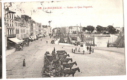 [17] Charente Maritime > La Rochelle STATUE ET QUAI DUPERRE// CIRCULEE 9/08/1910 - La Rochelle