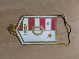 NK DINAMO VINKOVCI, CROATIA, FOOTBALL CLUB, CALCIO OLD PENNANT - Kleding, Souvenirs & Andere