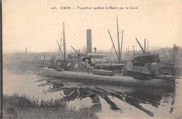 CPA 14 CAEN TORPILLEUR QUITTANT LE BASSIN PAR LE CANAL - Caen