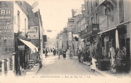 Delcampe - CPA 14 ARROMANCHES RUE DE BAYEUX - Arromanches