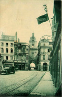 La Rochelle * La Place Fromentin Et La Grosse Horloge * Automobile Voiture Ancienne * Pharmacie - La Rochelle