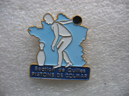 Pin's De La Section De Quilles De La Sté Du Groupe Mahle-Pistons.  Club De Bowling Des Pistons De Colmar - Bowling