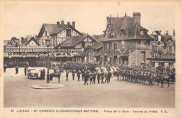 CPA 14 LISIEUX CONGRES EUCHARISTIQUE PLACE DE LA GARE ARRIVEE DU PREFET - Lisieux