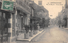 CPA 14 ARROMANCHES RUE DE BAYEUX GRAND HOTEL (cliché Rare - Arromanches