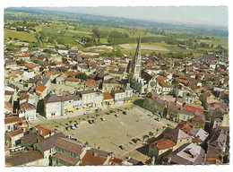 CPSM MIREBEAU EN POITOU, VUE AERIENNE SUR LA PLACE DELA REPUBLIQUE, VIENNE 86 - Mirebeau