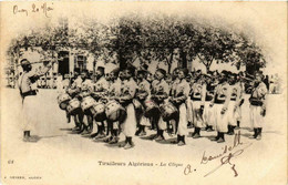 CPA AK Geiser 64 Tirailleurs Algériens La Clique. ALGERIA (769333) - Men