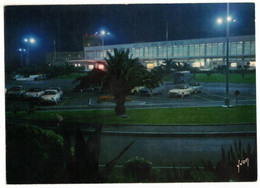 CÔTE D'AZUR NICE : L'AEROGARE PRISE DE NUIT - CIRCULEE FREJUS MILITARIA  - VOITURES ET UTILITAIRE - Aeronautica – Aeroporto