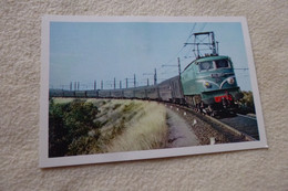 LE TRAIN 20 REMORQUE PAR UNE 2D2-9100 VERS VILLENEUVE ST GEORGES...CACHET CONGRES NATIONAL RESISTANCE-FER 1970 A REIMS - Trenes