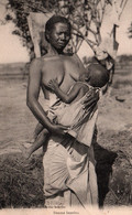 Ethnologie - Madagascar - Femme Imerina Donnant Le Sein à Son Bébé - Edition Ducrocq - Carte Non Circulée - Afrique