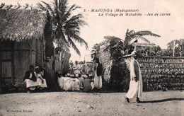 Madagascar - Majunga: Le Village De Mahabibo, Jeu De Cartes - Photo G. Charifou - Carte N° 8 Non Circulée - Africa