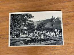 Ravels-O.L.Vrouw Van De Kempen-Open-lucht-school Voor Zwakke Meisjes- Een Gezellig Hoekje In Het Bloemenpark - Ravels