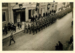 SOLDATS ALLEMANDS DEFILE WW2 PHOTO ORIGINALE 7 X 10 CM - War, Military