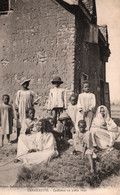 Ethnologie - Madagascar - Tananarive: Coiffeuse En Plein Vent - Edition Robert Ducrocq - Carte Non Circuléet - Africa
