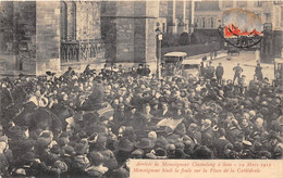 89-SENS- ARRIVEE DE MGRS CHESNELONG 19 MARS 1912, BENIT LA FOULE SUR LA PLACE DE LA CATHEDRALE - Sens