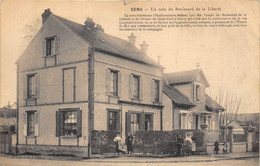 89-SENS-UN COIN DU BOULEVARD DE LA LIBERTE - Sens