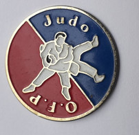 QQ157 Pin's JUDO OFP Omnisports Frouard Pompey Meurthe Moselle Achat Immédiat - Judo