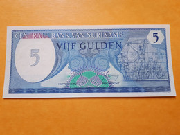 SURINAME 5 GULDEN 1 APRIL 1982 UNC - Surinam