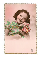 Portrait De Jeune Fille Avec Bouquet De Roses - AV114 - Retratos