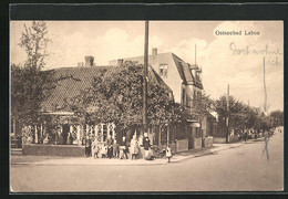 AK Laboe, Strassenansicht Mit Gebäude - Laboe