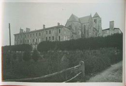 79-408 - DEUX SEVRES - CELLE SUR BELLE - L'Abbaye - Carte Photo De Maurice Couvrat - Celles-sur-Belle