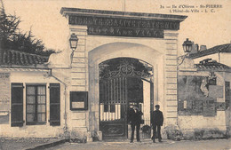 CPA 17 ILE D'OLERON SAINT PIERRE L'HOTEL DE VILLE - Ile D'Oléron