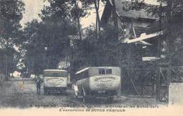 CPA 17 ROYAN VALLIERES L'AVENUE L'ENTREE ET LES AUTOS CARS D'EXCURSIONS DE NOTRE FAMILLE - Royan