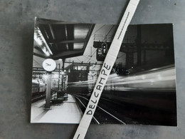 SNCF : Photo Originale JP DEMOY 12 X 17,5 Cm : Gare De PARIS - LYON - Treinen