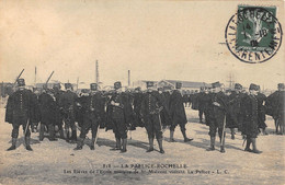 CPA 17 LA PALLICE ROCHELLE LES ELEVES DE L'ECOLE MILITAIRE DE SAINT MAIXENT VISITANT LA PALLICE - La Rochelle