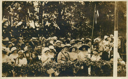 CARTE PHOTO  A IDENTIFIER Et A LOCALISER  Fete , Ceremonie Militaires - Photographie