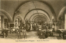 Périgueux * école Professionnelle * Atelier Des Menuisiers * Machines Menuiserie - Périgueux