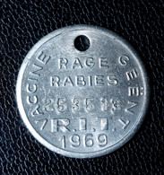 Jeton De Taxe Sur Les Chiens "Vacciné Contre La Rage / Rabies - 1969" Médaille De Chien - Dog License Tax Tag - Monetary / Of Necessity