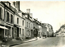 Bourth * La Place Du Village Et L'hôtel Du Cheval Noir * Commerces Magasins LAVIGNE - Andere & Zonder Classificatie