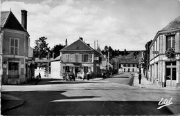 ézy Sur Eure * Carrefour De La Mairie * La Poste * La Gare * Automobile Voiture Ancienne - Andere & Zonder Classificatie