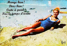 ►  CPSM   Pin -Up   Femme En Maillot De Bain Sur La Plage  Pas Le Temps D'écrire 1960 - Pin-Ups