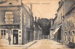 CPA 18 LA GUERCHE RUE CENTRALE - La Guerche Sur L'Aubois