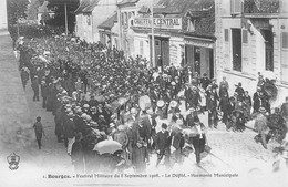 CPA 18 BOURGES FESTIVAL MILITAIRE 1908 LE DEFILE HARMONIE MUNICIPALE - Bourges