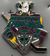 HOCKEY SUR GLACE - ICE - NHL - MIGHTY DUCKS - CASQUE - MASQUE - CANARD - CANNE - GOALIE - EGF - EISHOCKEY - GOAL -  (26) - Sports D'hiver