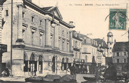 CPA 19 BRIVE PLACE DE L'HOTEL DE VILLE - Brive La Gaillarde